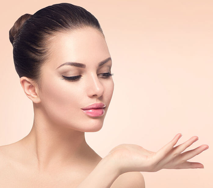 Hollywood Spectra is the skin revitalizing treatment used by the stars; reduce skin pigmentation, eliminate fine lines and wrinkles, and uncover your natural glow when you get the Hollywood Laser Peel at Fountain of Youth here in Hartland, MI.